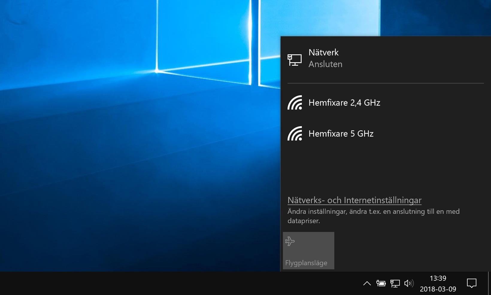 Windows visar två trådlösa nätverksnamn
